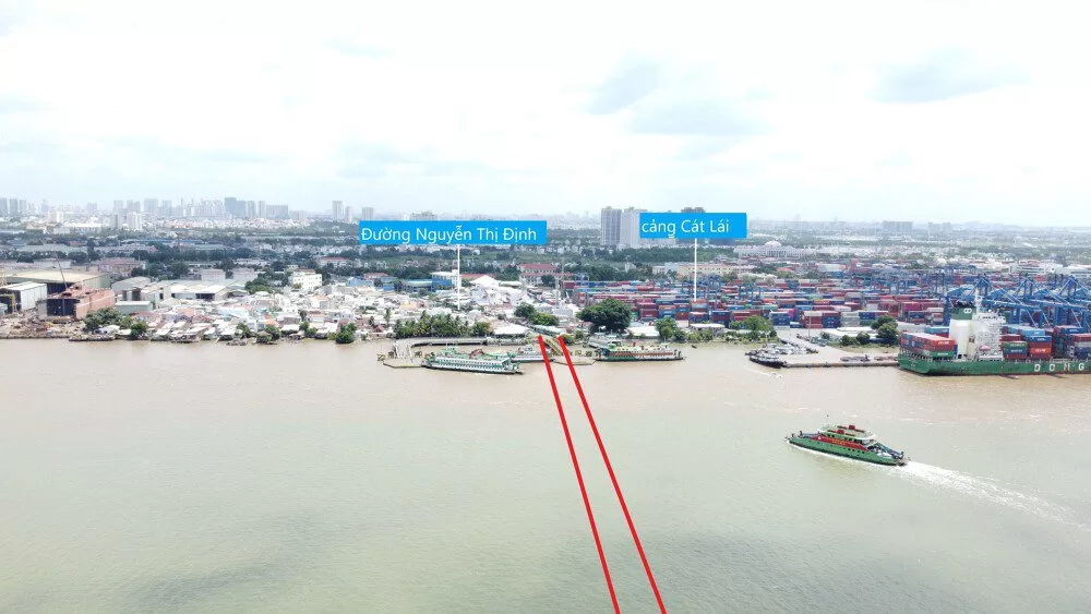 Cầu Cát Lái sẽ đấu nối vào đường Nguyễn Thị Định, thuộc phường Thạnh Mỹ Lợi, TP Thủ Đức, vị trí đấu nối dự kiến cũng sẽ nằm tại khu vực bến phà Cát Lái hiện tại. Theo quy hoạch, dự kiến cầu Cát Lái sẽ có quy mô 6 làn xe, giai đoạn đầu tư trước năm 2025.